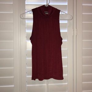 BURGUNDY SLEEVELESS BLOUSE